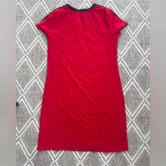 Tommy Hilfiger Red V-Neck with Black Trim size M - Picture 8 of 9